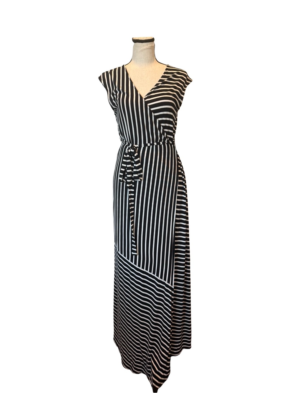 Jessica Simpson Maternity Black and White Striped Wrap Maxi Dress Medium
